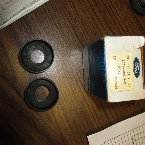 FORD SEAL VALVE FORD C7TZ3D519C